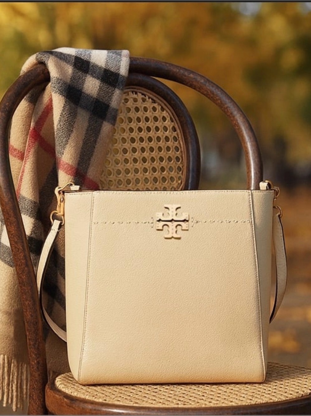 Tory Burch McGraw Brie Cream Leather Convertible Bucket Shoulder Tote Bag